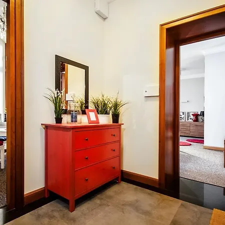 Apartment Pol Zartem Pol Serio